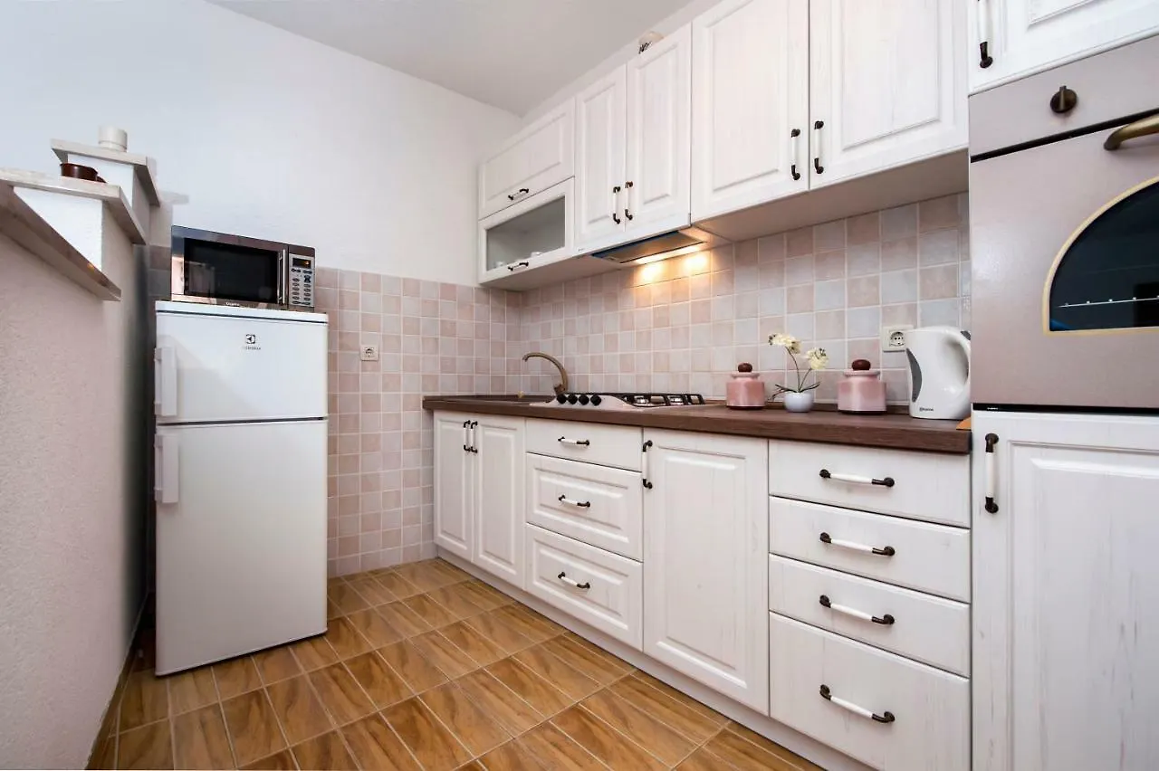 Guesthouse Ancient Stone Rovinj 4*,