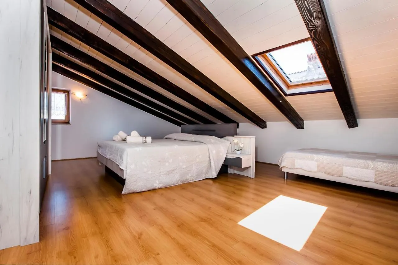 Guesthouse Ancient Stone Rovinj 4*,